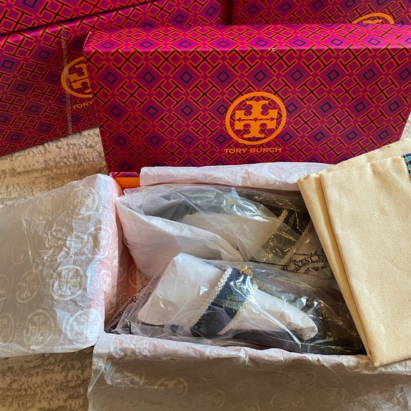 Tory Burch JESSA Thong Sandals - Picture 8 of 9